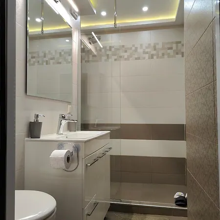 شقة Newly Renovated 2 Bedroom In *