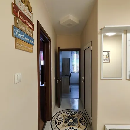 شقة Newly Renovated 2 Bedroom In صوفيا