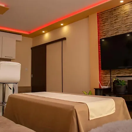 Newly Renovated 2 Bedroom In