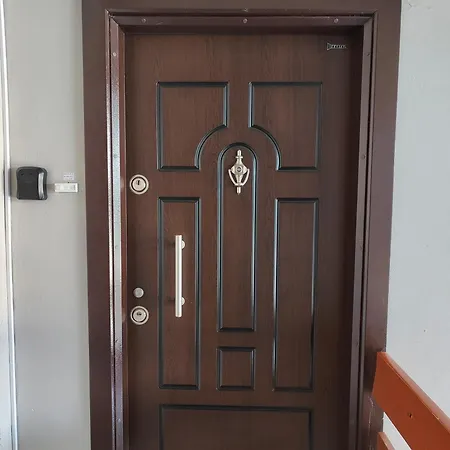 Newly Renovated 2 Bedroom In