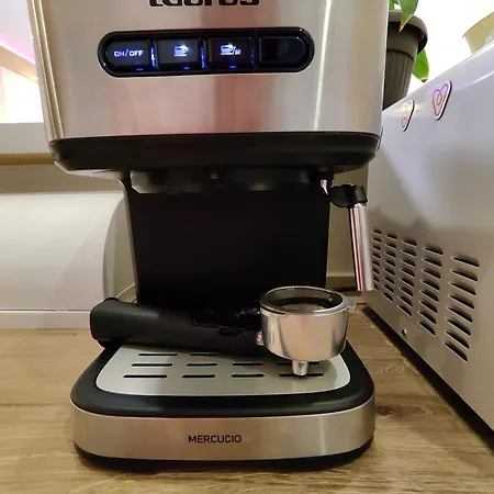 Newly Renovated 2 Bedroom In Sofia