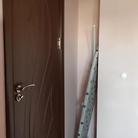 Newly Renovated 2 Bedroom In Appartamento *