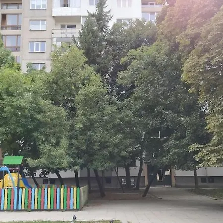 Apartman Newly Renovated 2 Bedroom In Szófia