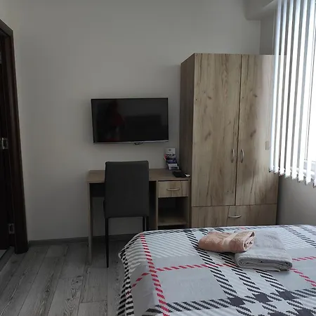 Newly Renovated 2 Bedroom In * Sófia