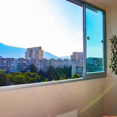 Apartamento Newly Renovated 2 Bedroom In Sófia
