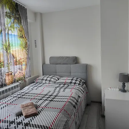 דירה Newly Renovated 2 Bedroom In